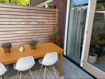 Muuto Linear Steel tafel en bijpassend bankje +4 kuipstoelen beschikbaar voor biedingen
