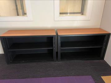 2 Zwarte Opbergkasten met Houten Blad – Praktisch & Stevig beschikbaar voor biedingen
