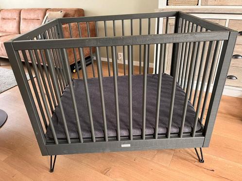 Coming Kids Zavi Box Grey met Pretura Boxmatras, Kinderen en Baby's, Boxen, Gebruikt, Ophalen