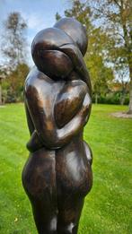 OMHELZING/ bronzen beeld / XL formaat / liefde, Nieuw, Info@huisentuindecoratiemarie.nl, Mensenbeeld, Huis en tuin decoratie marie