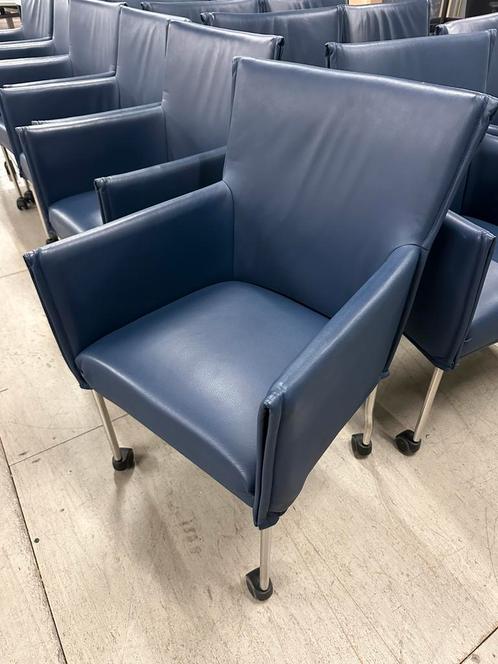 Vergader stoel/ eetkamerstoel l HCM Milano l blauw l netjes, Huis en Inrichting, Stoelen, Zo goed als nieuw, Eén, Leer, Blauw