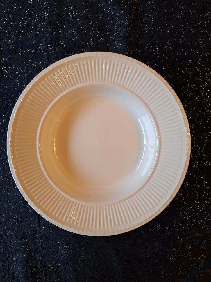 Soepborden Edme wedgewood (23 cm), Huis en Inrichting, Keuken | Servies, Zo goed als nieuw, Bord(en), Wedgwood, Aardewerk, Ophalen