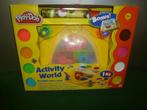 NIEUW PLAY DOH ACTIVITY WORLD inclusief 1 kilo klei, Kinderen en Baby's, Ophalen of Verzenden, Nieuw, Knutselen