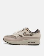 Nike Air Max 1 ‘Snakeskin Light Orewood Brown’ - maat 38, Kleding | Dames, Schoenen, Nike, Nieuw, Ophalen of Verzenden, Sneakers of Gympen