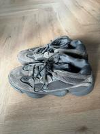 Yeezy 500 Stone Grey - Maat 44, Kleding | Heren, Schoenen, Ophalen of Verzenden, Gedragen, Zwart, Sneakers of Gympen