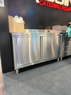 Werktafel met schuifdeuren, Ophalen