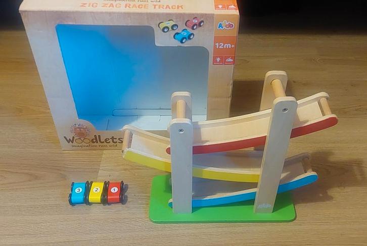 Leuk houten speelgoed Woodlets zig zag autobaan met auto's, Kinderen en Baby's, Speelgoed | Houten speelgoed, Gebruikt, Duw- of Trekspeelgoed