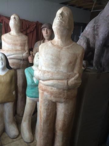 Kunststof beelden voor in de tuin. Na een idee van sjer Jaco beschikbaar voor biedingen