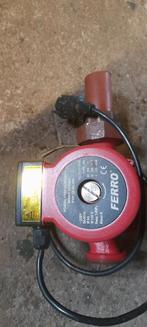 Verwarmingspomp., Doe-het-zelf en Verbouw, Verwarming en Radiatoren, Ophalen, Minder dan 30 cm, Radiator, Minder dan 60 cm