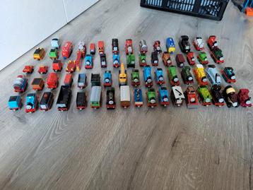 Heel veel Thomas de trein treintjes, wagons en rails  beschikbaar voor biedingen