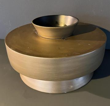 Diverse vazen, schalen van Dome Deco, showroommodellen beschikbaar voor biedingen