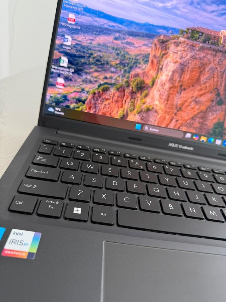 Asus Vivobook Oled, Computers en Software, Windows Laptops, Nieuw, 15 inch, SSD, 3 tot 4 Ghz, 16 GB, Qwerty, Met videokaart, Ophalen of Verzenden