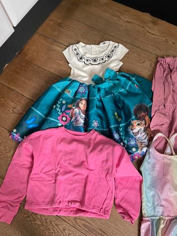 Meisjes kleding beschikbaar voor biedingen