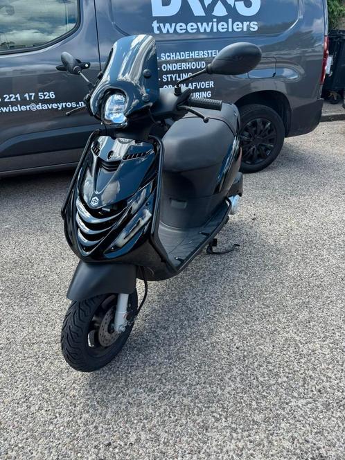 Piaggio zip 2022 BROM 7925km MET GARANTIE, Fietsen en Brommers, Scooters | Piaggio, Zo goed als nieuw, Zip, Maximaal 45 km/u, Benzine