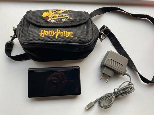 Nintendo Ds Lite Zwart met oplader + tasje, Spelcomputers en Games, Spelcomputers | Nintendo DS, Gebruikt, DS Lite, Zwart, Ophalen of Verzenden