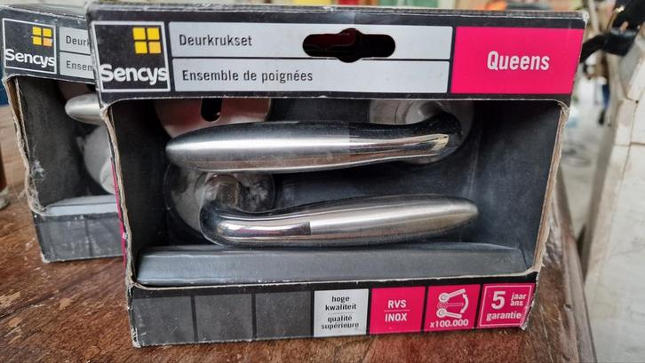 Sencys Queens Deurkrukset RVS - Nieuw in doos!, Doe-het-zelf en Verbouw, Hang- en Sluitwerk, Nieuw, Klink of Kruk, Rvs, Ophalen