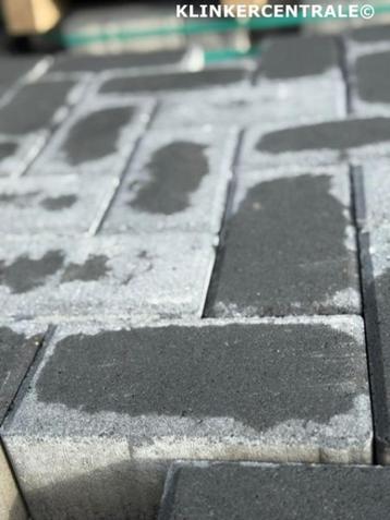 170m2 antraciet nieuwe betonklinkers keiformaat straatstenen beschikbaar voor biedingen