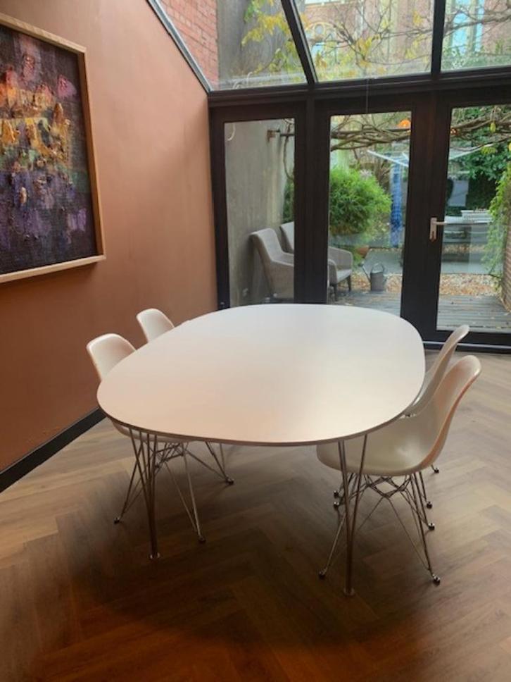 Fritz Hansen the Superellipse table B613, Huis en Inrichting, Tafels | Eettafels, Zo goed als nieuw, 100 tot 150 cm, 150 tot 200 cm