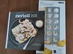 Ravioli maker en recepten boek, Ophalen of Verzenden, Zo goed als nieuw