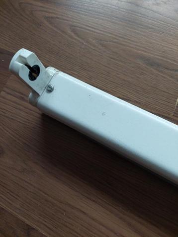Armatuur voor TL-balk 121 cm breed beschikbaar voor biedingen