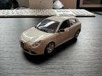 Alfa Romeo Giulietta Norev 1:43, Ophalen of Verzenden, Zo goed als nieuw, Auto, Norev
