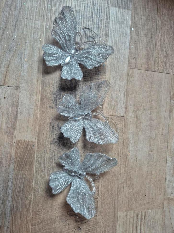 Kerstornament Vlinder - Glitterend, Huis en Inrichting, Woonaccessoires | Wanddecoraties, Ophalen of Verzenden