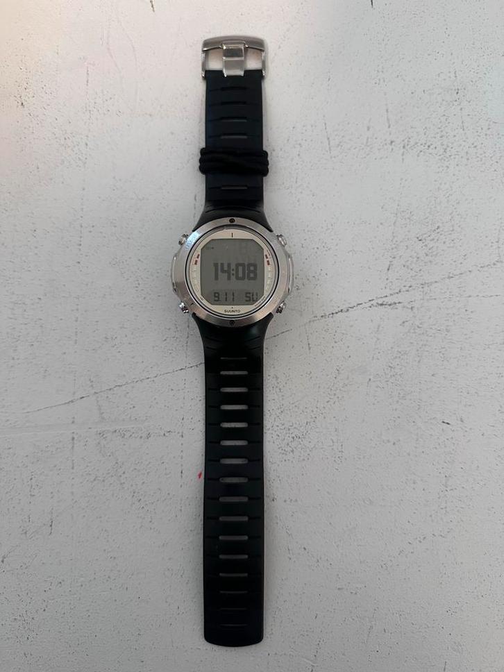 Suunto D6 duikhorloge, Watersport en Boten, Duiken, Zo goed als nieuw, Duikcomputer, Ophalen of Verzenden