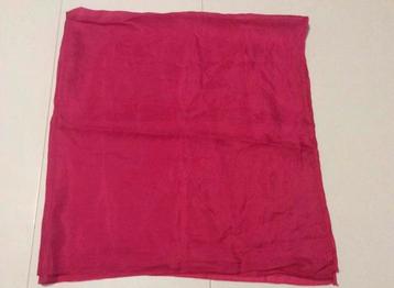 Echte zijde 83x83 sjaall kleur framboos NIEUW beschikbaar voor biedingen