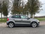 Volkswagen Polo 1.2 TSI 77KW/105PK H6 HIGHLINE 2010 Grijs, Auto's, Voorwielaandrijving, Zwart, 988 kg, 1200 kg