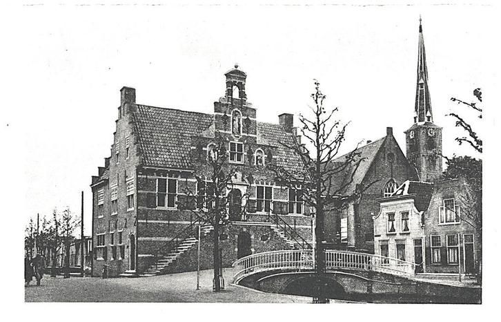 959238 Oud Beijerland ZH Raadhuis Ned Herv Kerk Nette oude, Verzamelen, Ansichtkaarten | Nederland, Ongelopen, Zuid-Holland, Ophalen of Verzenden