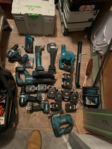 Set makita 18v gereedschap met 10 accu’s en lader. Zie foto beschikbaar voor biedingen