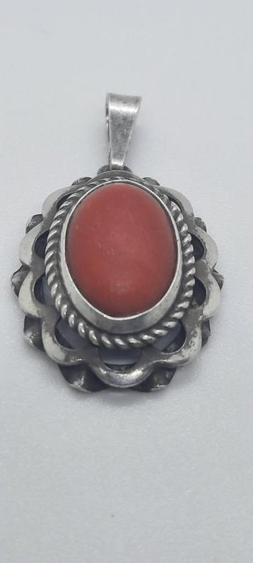Zilveren Hanger met Bloedkoraal beschikbaar voor biedingen