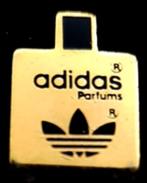 Adidas parfums pin, Verzamelen, Speldjes, Pins en Buttons, Nieuw, Merk, Speldje of Pin, Verzenden
