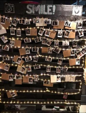 Stelling met lichtjes bruiloft beschikbaar voor biedingen