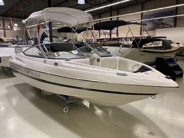 Mariah SX 18 - Nieuwstaat! - Mercruiser 3.0 135PK - Bowrider, Watersport en Boten, Speedboten, Zo goed als nieuw, 3 tot 6 meter