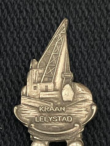 Lepeltje uit Lelystad beschikbaar voor biedingen