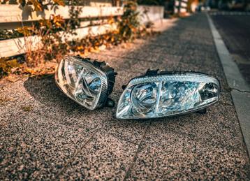 Alfa-Romeo GT Koplampenset beschikbaar voor biedingen