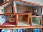 Stevig poppenhuis, Ophalen of Verzenden, Zo goed als nieuw, Poppenhuis