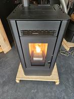 Artel Next 8 kW Pelletkachel met continuVijzelmotor, Gebruikt, Ophalen of Verzenden, Pelletkachel, Vrijstaand