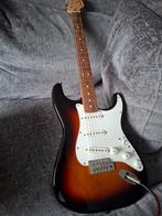 Fender Player Stratocaster, Pau Ferro, 
3-kleurig Sunburst, Muziek en Instrumenten, Ophalen, Zo goed als nieuw, Solid body, Fender