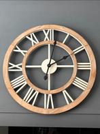 Houten moderne wandklok, Ophalen, Zo goed als nieuw, Wandklok