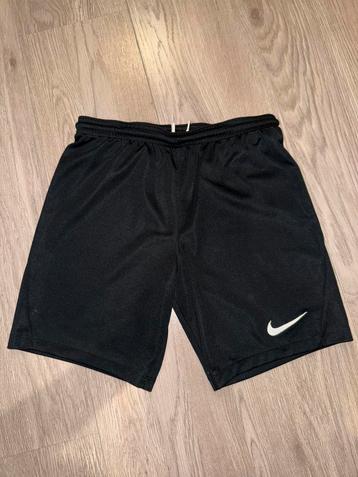 Nike dri-fit broekje maat M/137-147cm beschikbaar voor biedingen