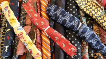 zijden lapjes van zijden stropdassen -patchwork lapjes beschikbaar voor biedingen
