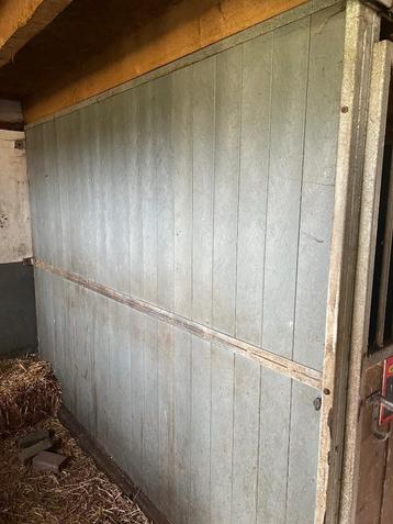 Paardenboxen beschikbaar voor biedingen