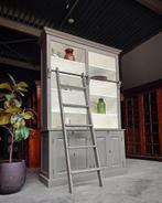 Hoge grijze boekenkast | Bibliotheekkast | Ladder #2020, Metaal, Met deur(en), Ophalen of Verzenden, 200 cm of meer