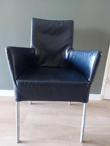 6 leren eetkamerstoelen GRATIS beschikbaar voor biedingen