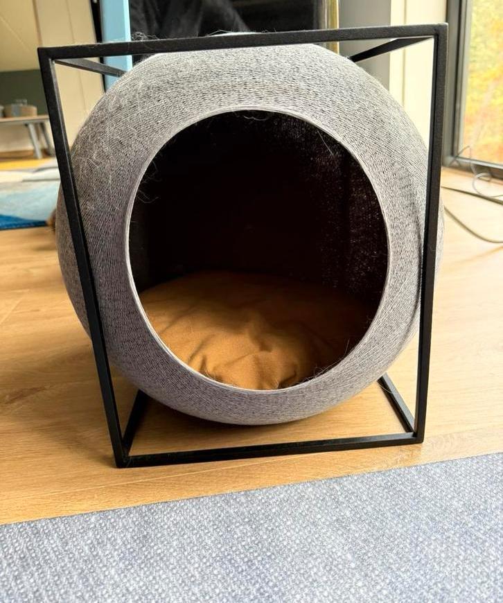 Meyou Paris Cube kattenmand, Dieren en Toebehoren, Kattenmanden, Zo goed als nieuw, Riet, Ophalen of Verzenden