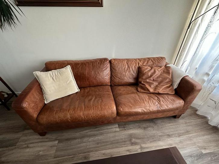 Leren bank: 2,5 zits, Huis en Inrichting, Banken | Bankstellen, Gebruikt, Rechte bank, Vierpersoons of meer, 200 tot 250 cm, 75 tot 100 cm