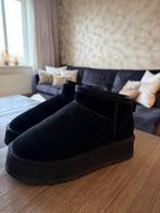 Nieuwe Uggs maat 37 - Bijna niet van echt te onderscheiden, Kleding | Dames, Ophalen of Verzenden, Nieuw, Zwart, Pantoffels of Sloffen