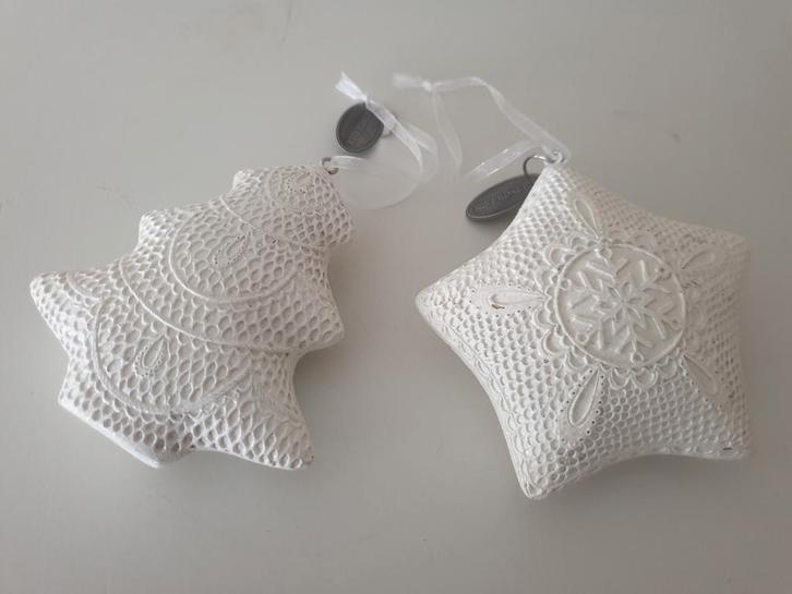 Set van 2 Riverdale kerst hangers. Wit. Ster. Kerstboom., Diversen, Kerst, Zo goed als nieuw, Ophalen of Verzenden